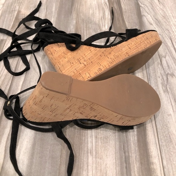 NWOT Guess black ankle tie wedges. - Picture 2 of 9